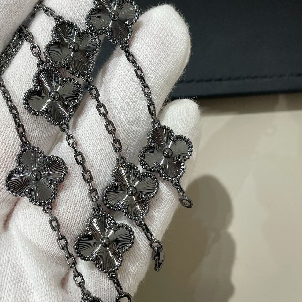 [Timi]New CLOVER 5 MOTIF BLACK BRACELET