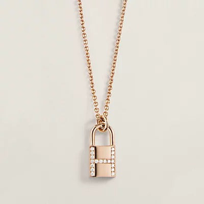 TimiHM ADVANCED NICHE LOCK HEAD NECKLACE DIAMONDS