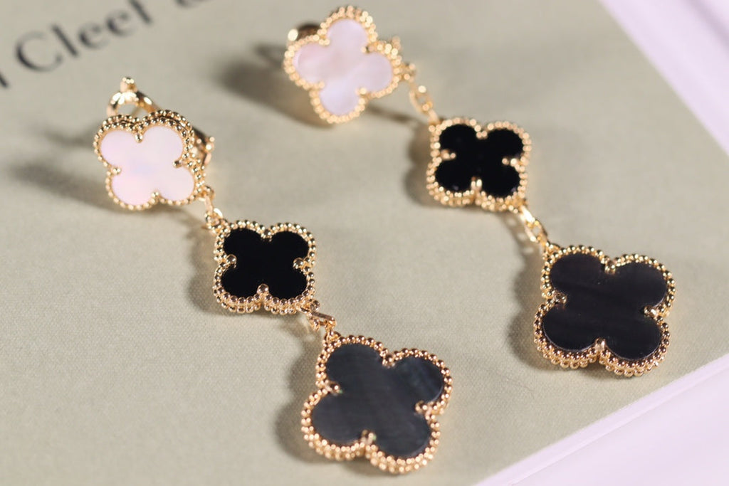 TimiCLOVER EARRINGS GOLD ONYX MOP 3 MOTIF