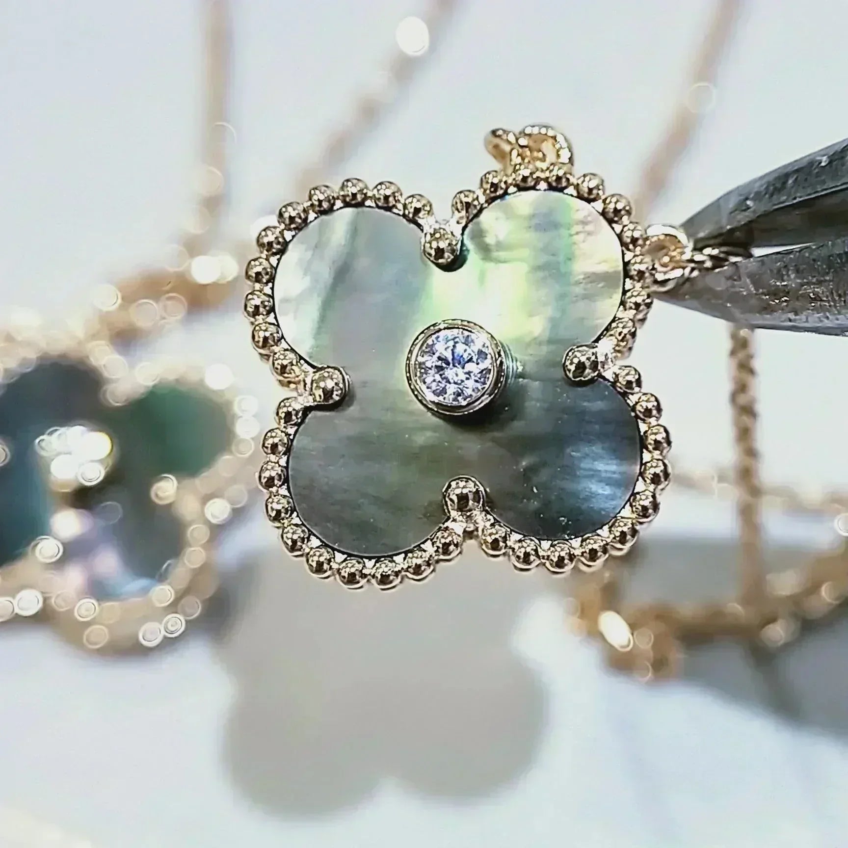 TimiCLOVER 15MM DIAMOND AND MOTHER-OF-GREY NECKLACE