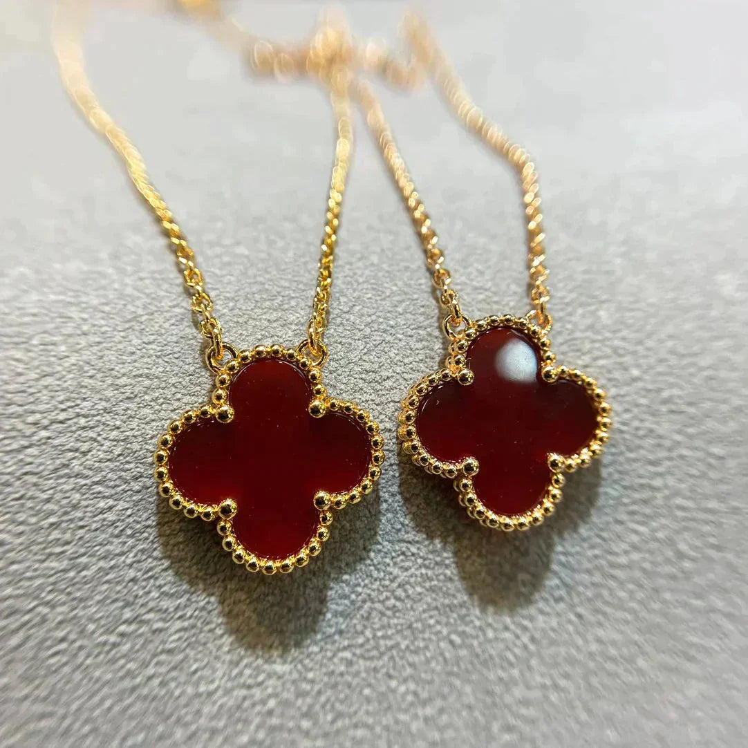 TimiCLOVER 15MM CARNELIAN SINGLE FLOWER NECKLACE