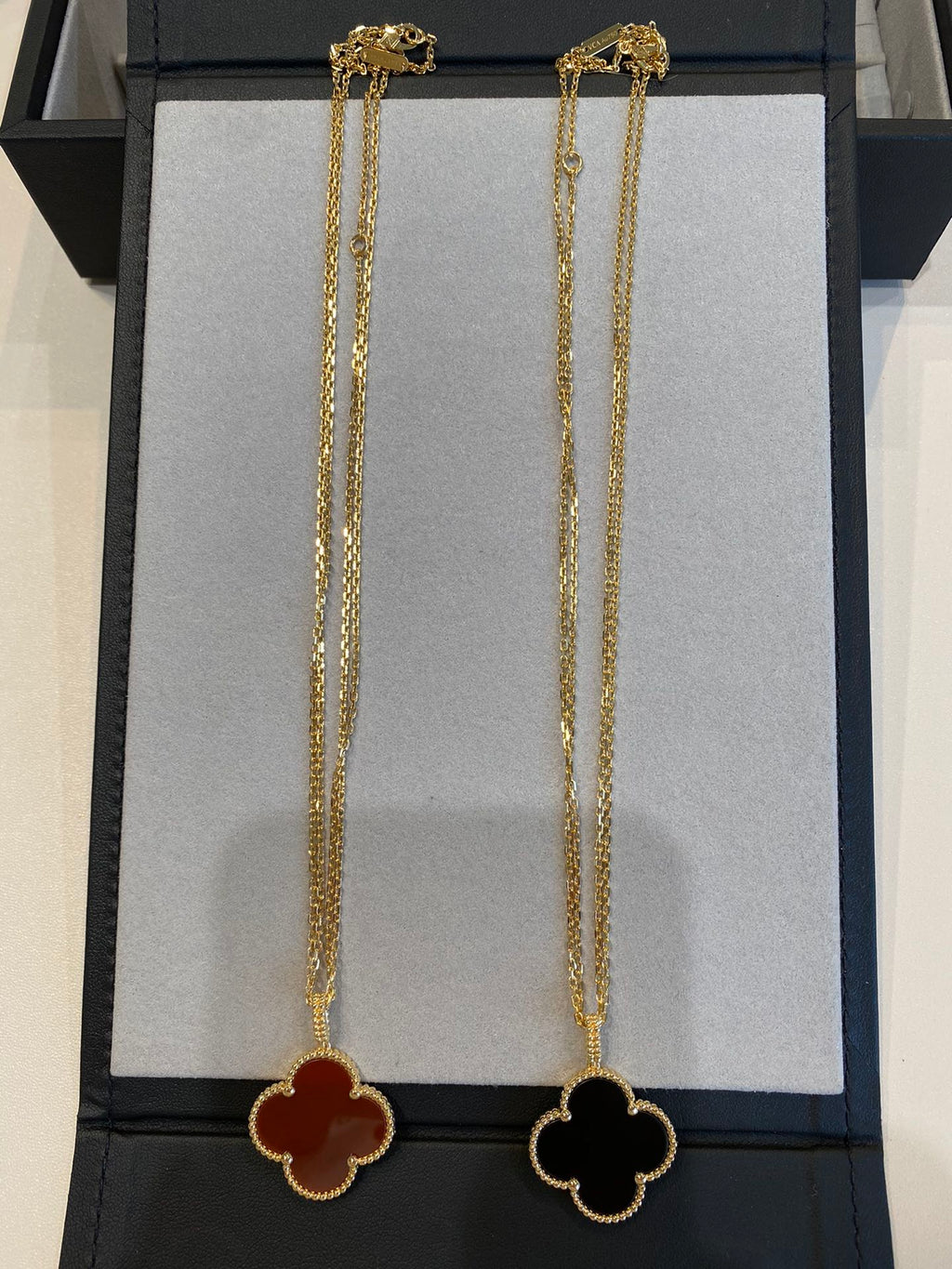 TimiCLOVER 25MM NECKLACE GOLD CARNELIAN