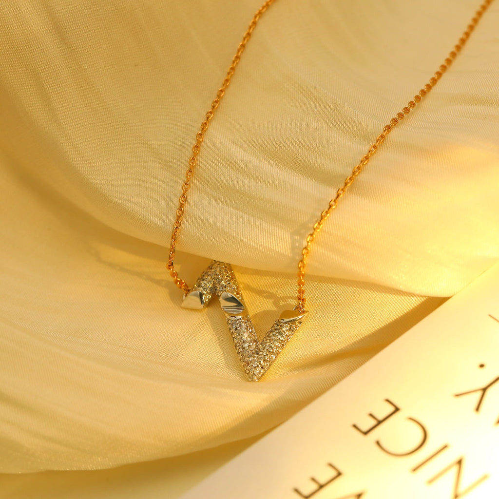 TimiVOLT SILVER DIAMOND PEDANT NECKLACE