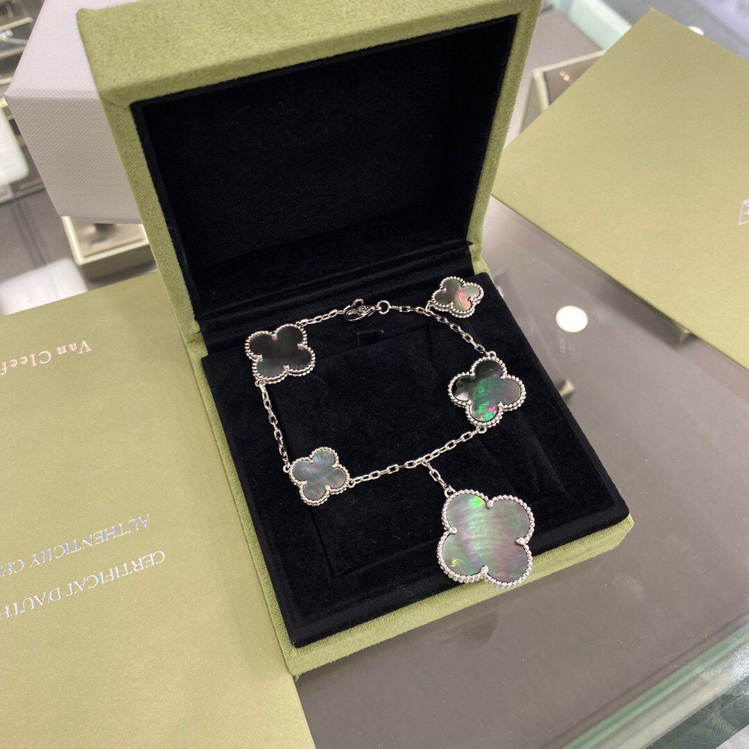 ¡®Timi¡¯CLOVER 5 MOTIFS SIVLER DARK MOP BRACELET