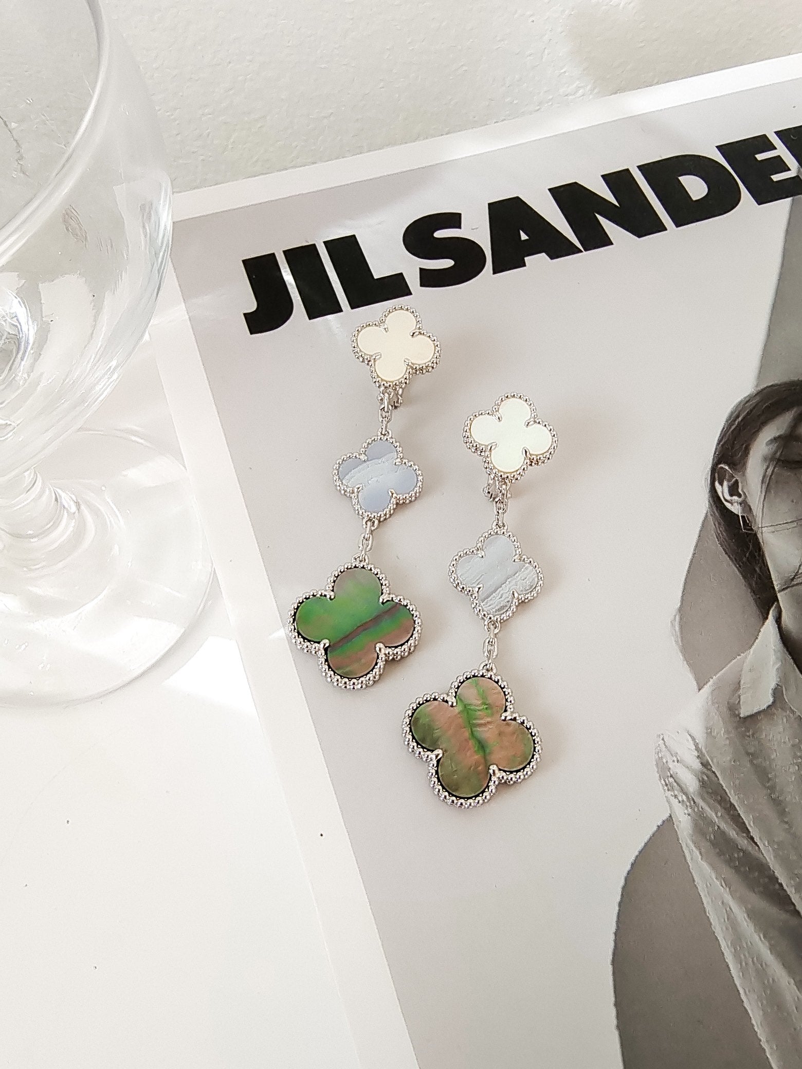 TimiCLOVER 3 MOTIFS CHALCEDONY DARK MOP SILVER EARRINGS