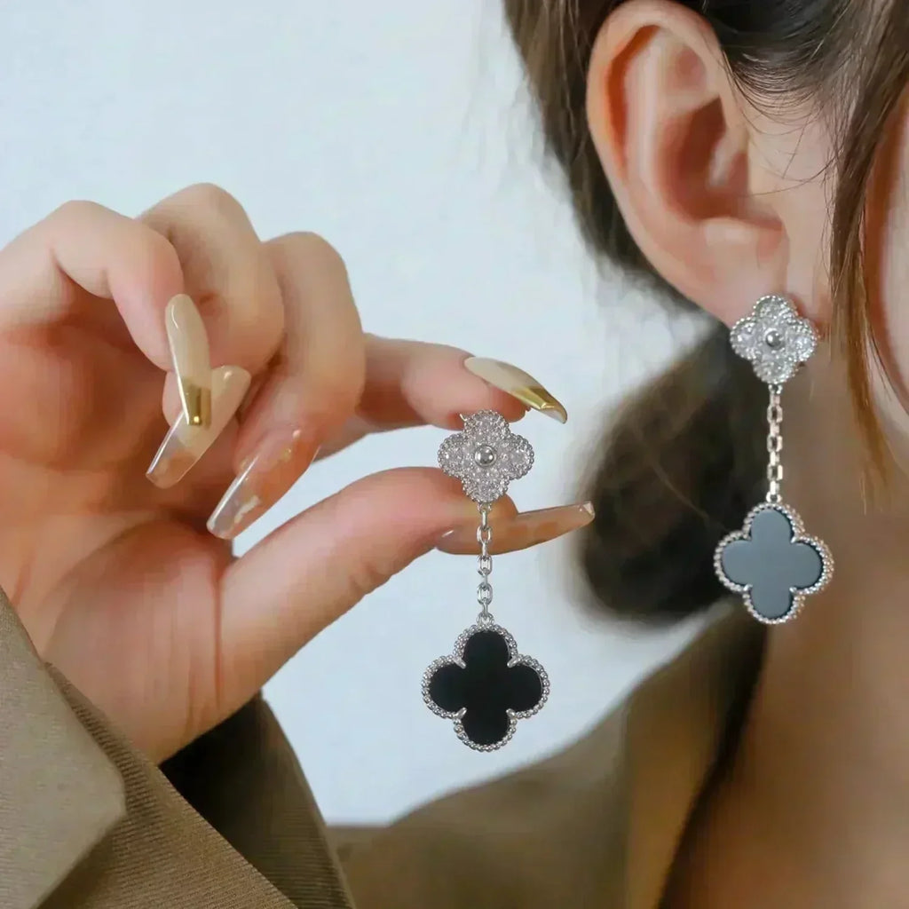 TimiCLOVER 2 MOTIFS  DIAMOND ONYX EARRINGS SILVER