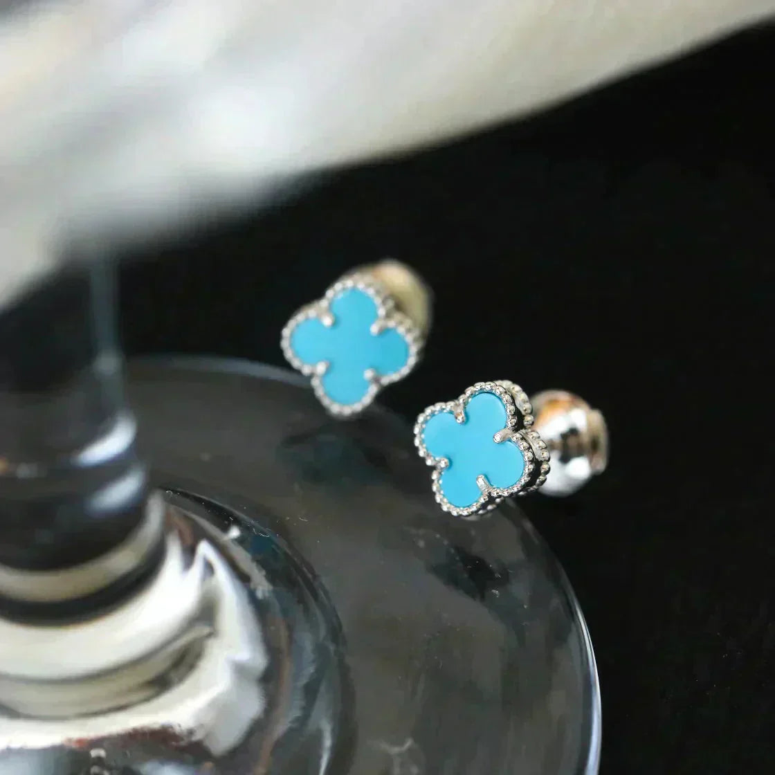 TimiCLOVER MINI 9.5MM ONYX STUD EARRINGS SILVER
