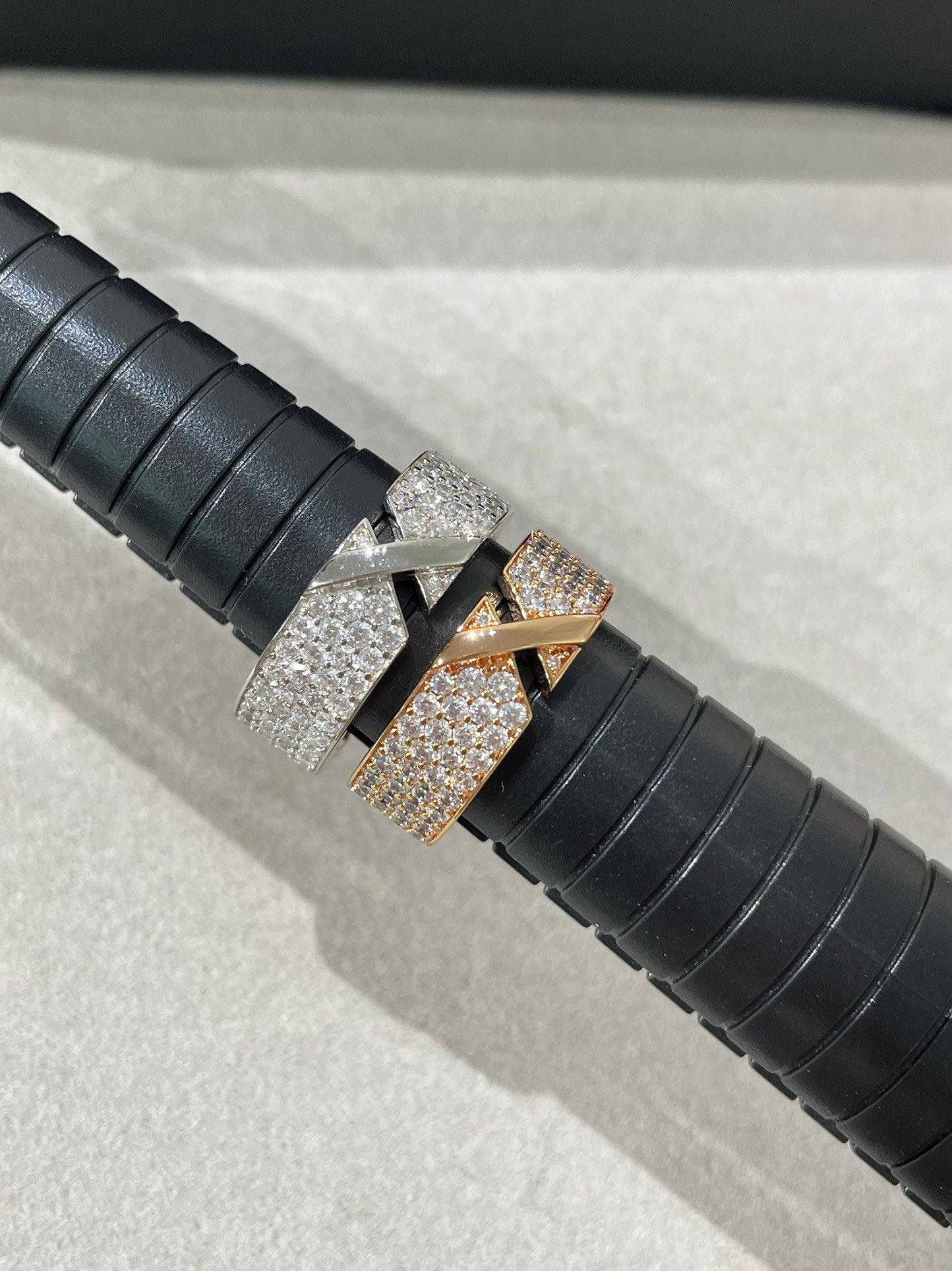 TimiLIENS EVIDENCE  DIAMOND PAVED RING