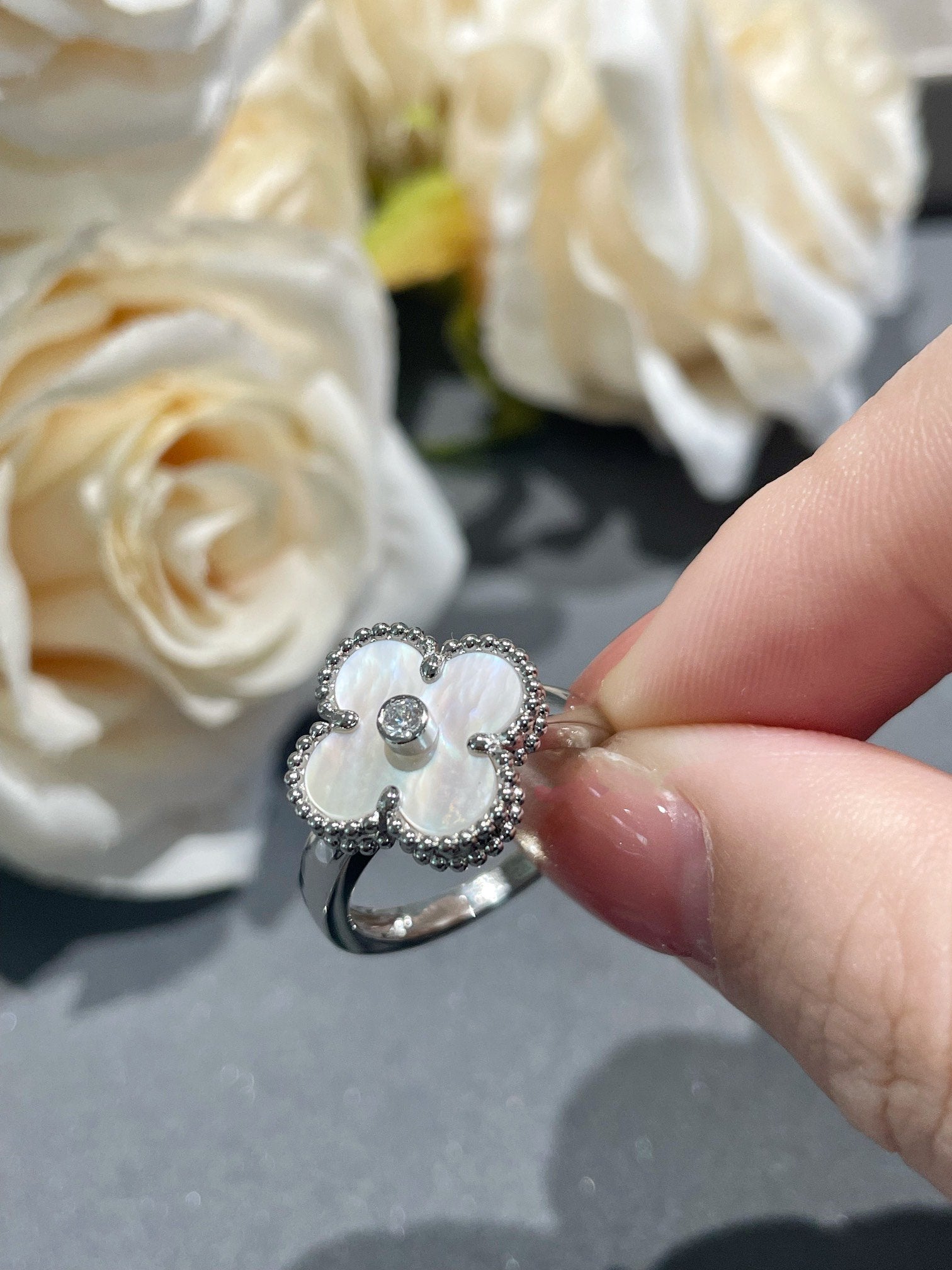 TimiCLOVER SILVER MOP DIAMOND RING