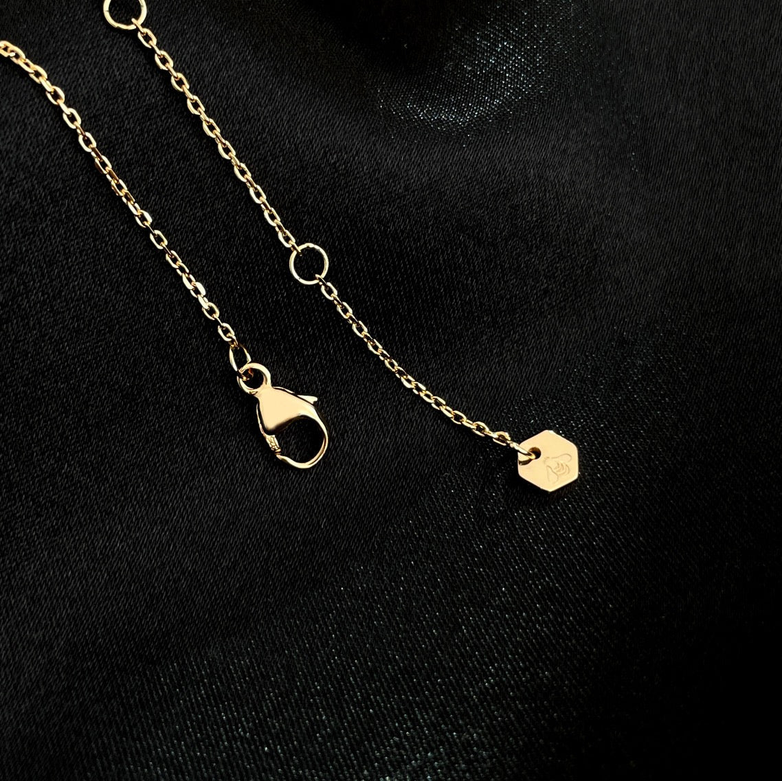TimiBEE MINI NECKLACE