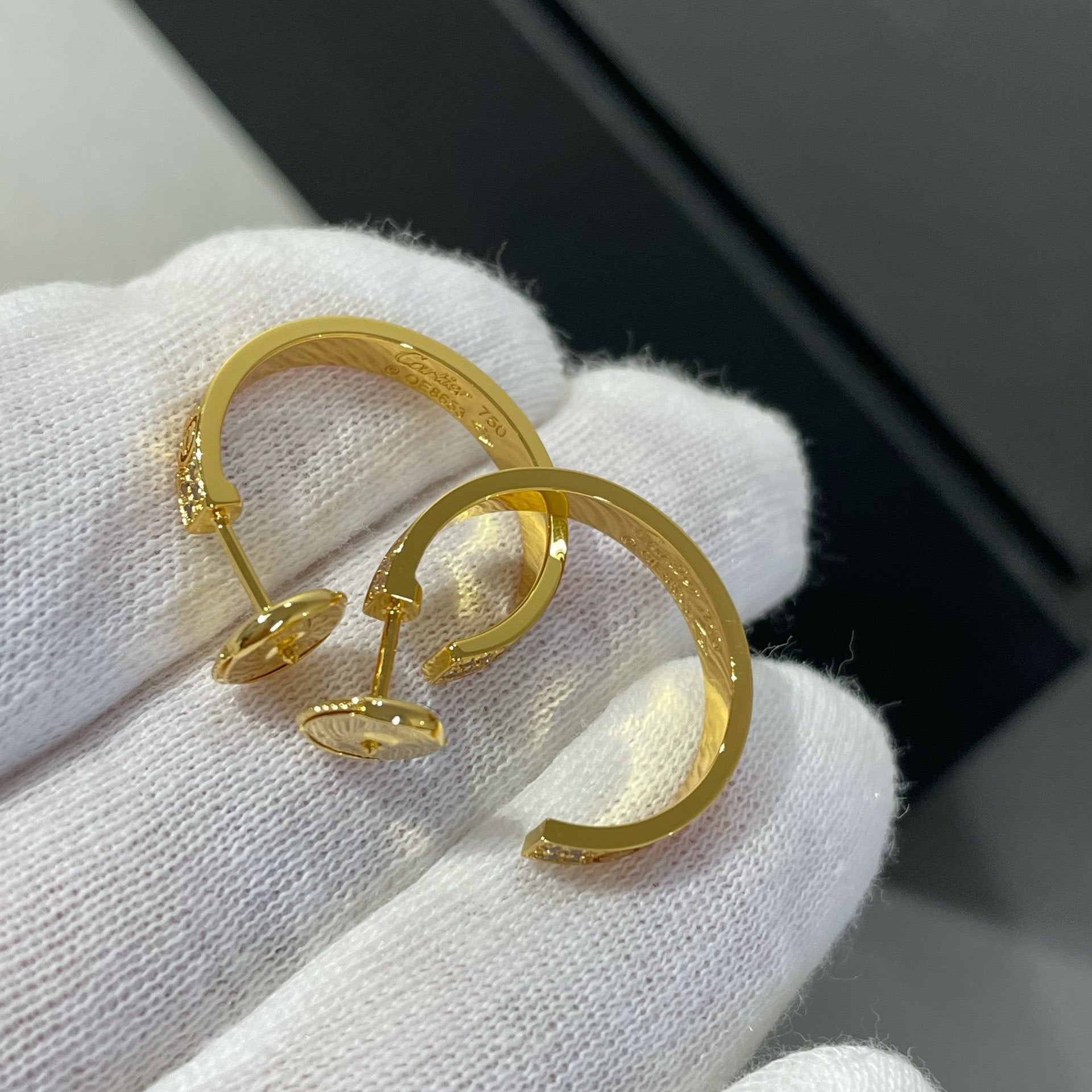 TimiLOVE DIAMOND GOLD HOOP EARRINGS