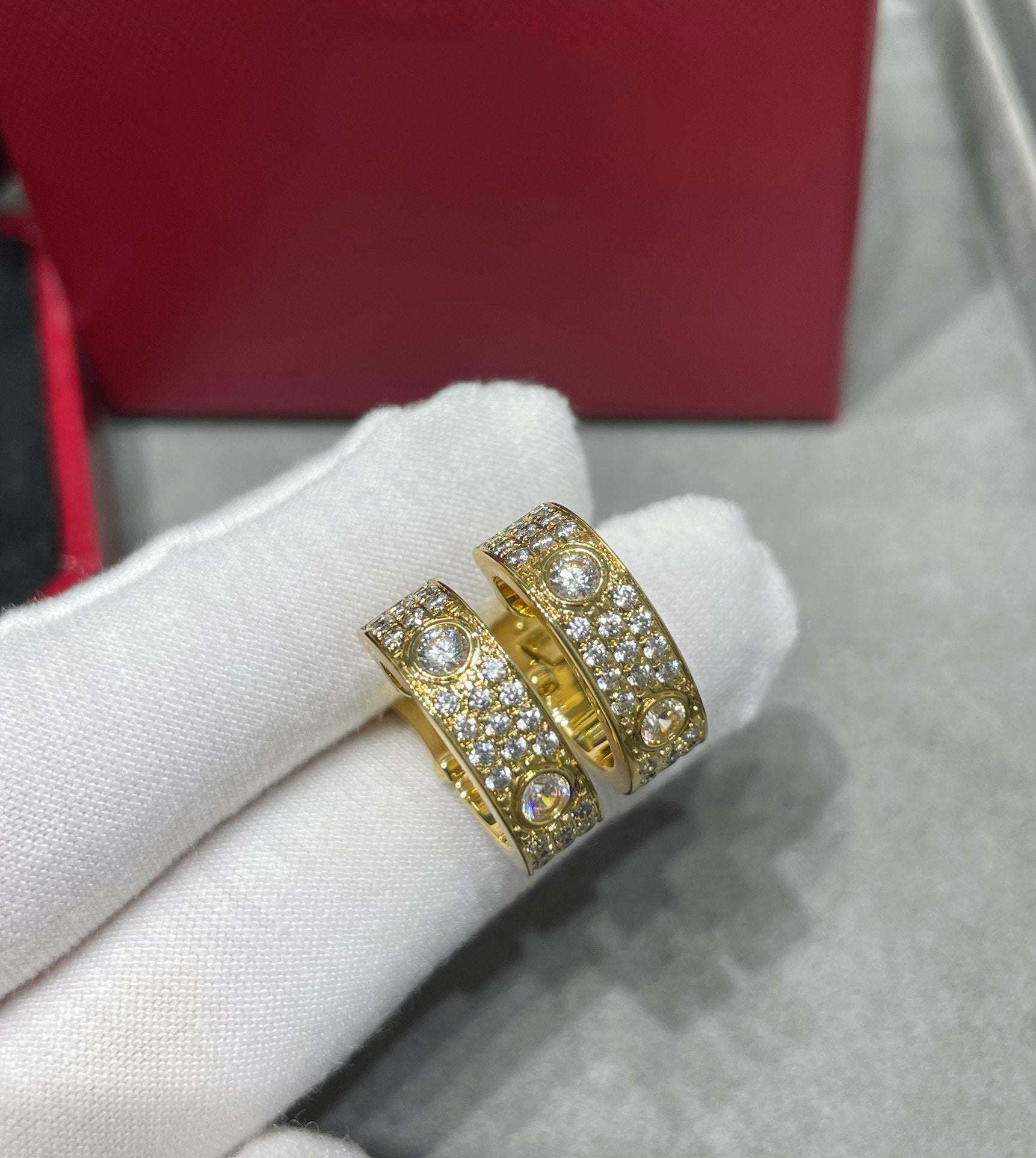 TimiLOVE 5.5MM DIAMOND PAVED EARRINGS