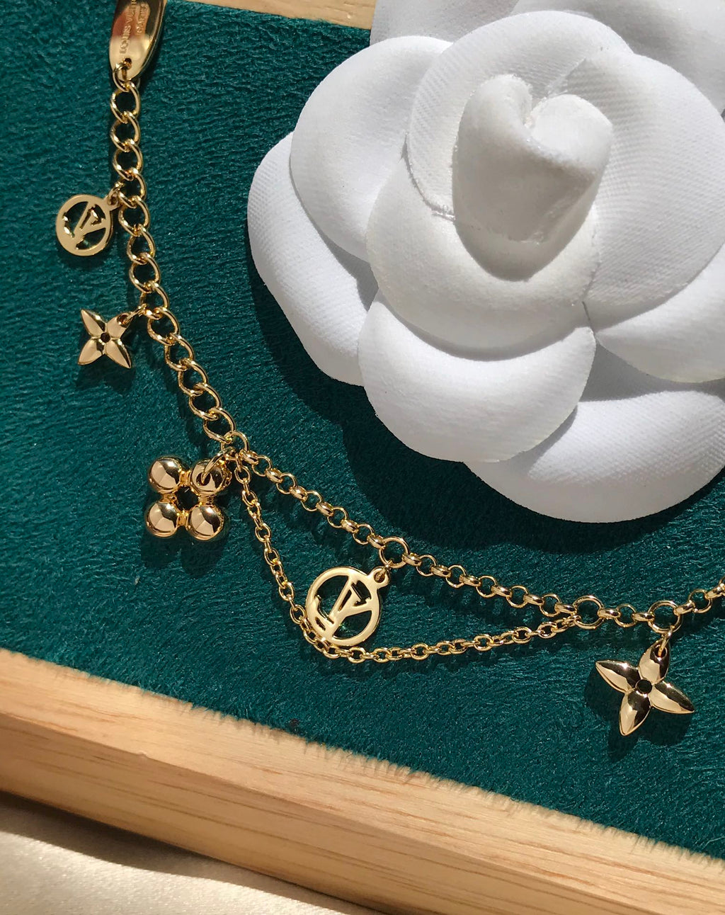 TimiBLOOMING PINK GOLD MOP BRACELET