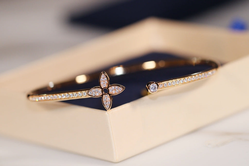 TimiIDYLLE GOLD OPEN BRACELET DIAMOND PAVED