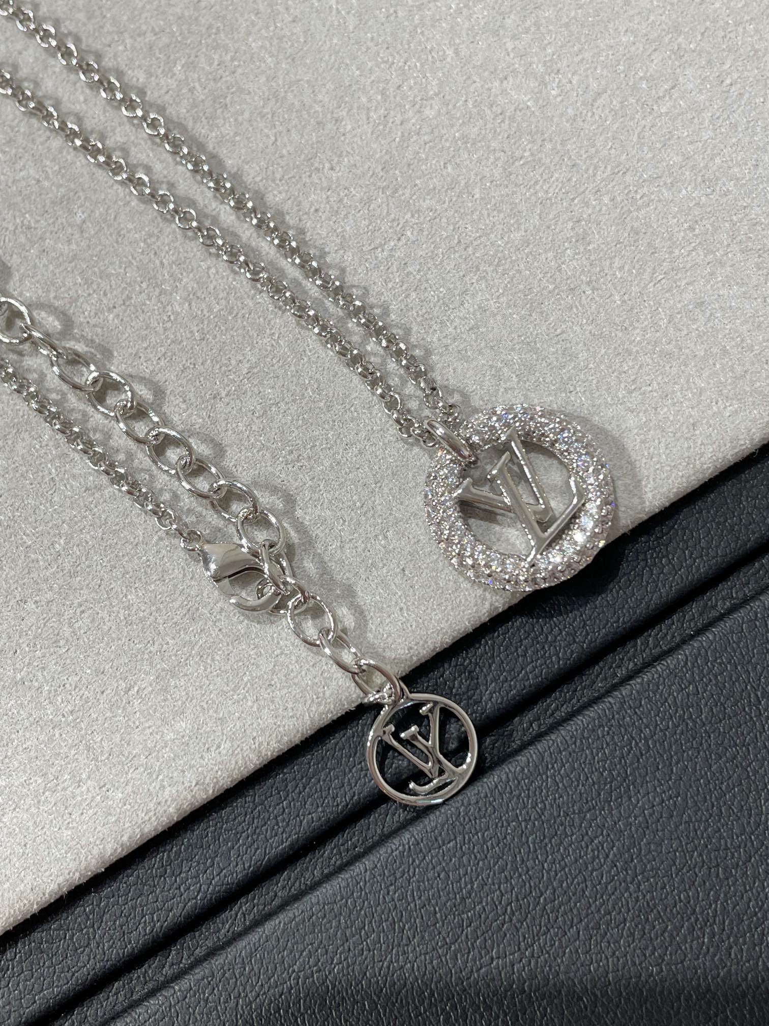 TimiBY NIGHT DIAMOND PAVED NECKLACE