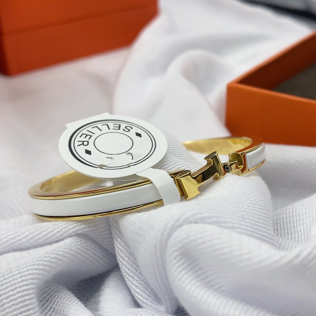 TimiCLASSIC HM CLIC WHITE 8MM ENAMEL BRACELET