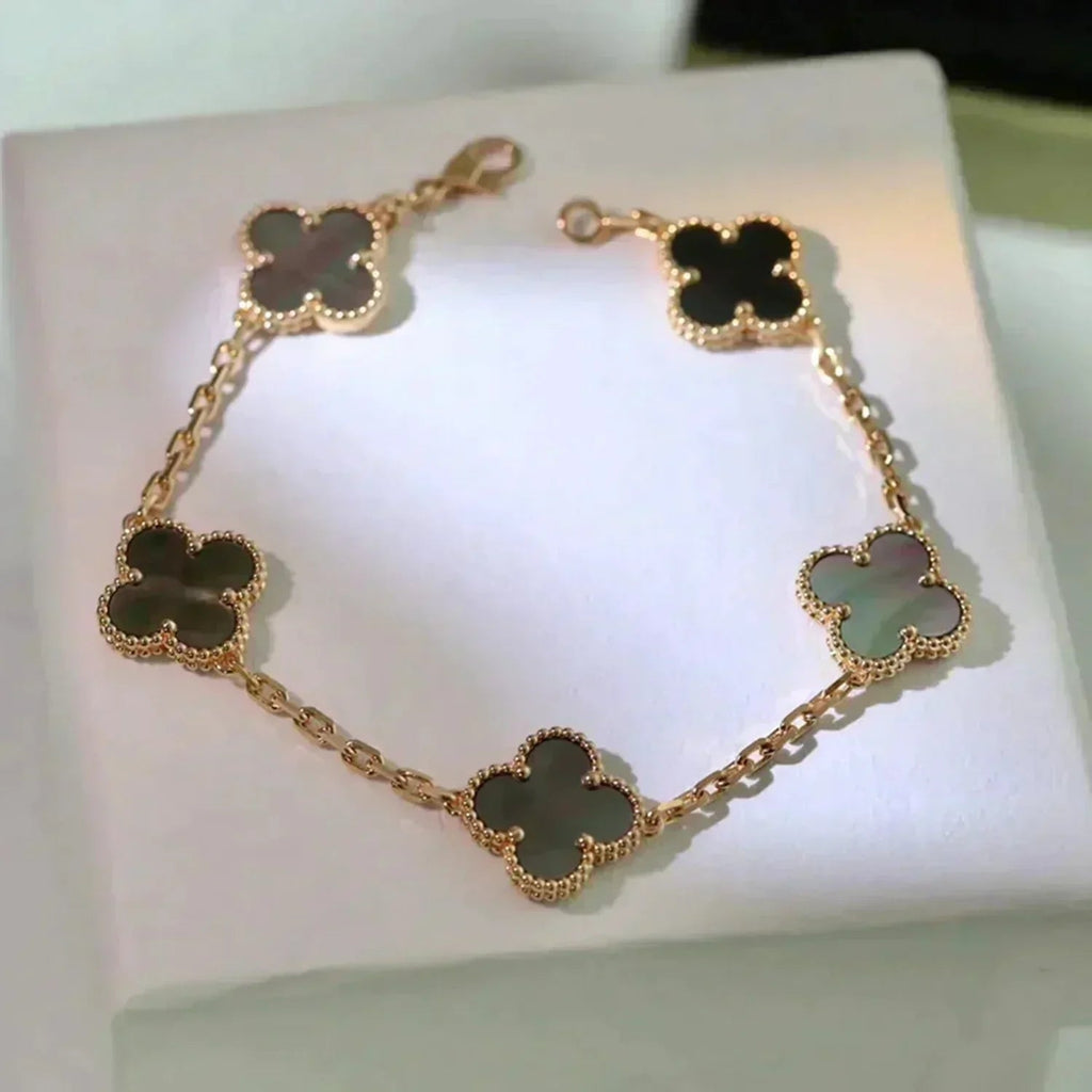 [Timi]New  CLOVER 5 MOTIF GRAY MOP BRACELET COLLECTION