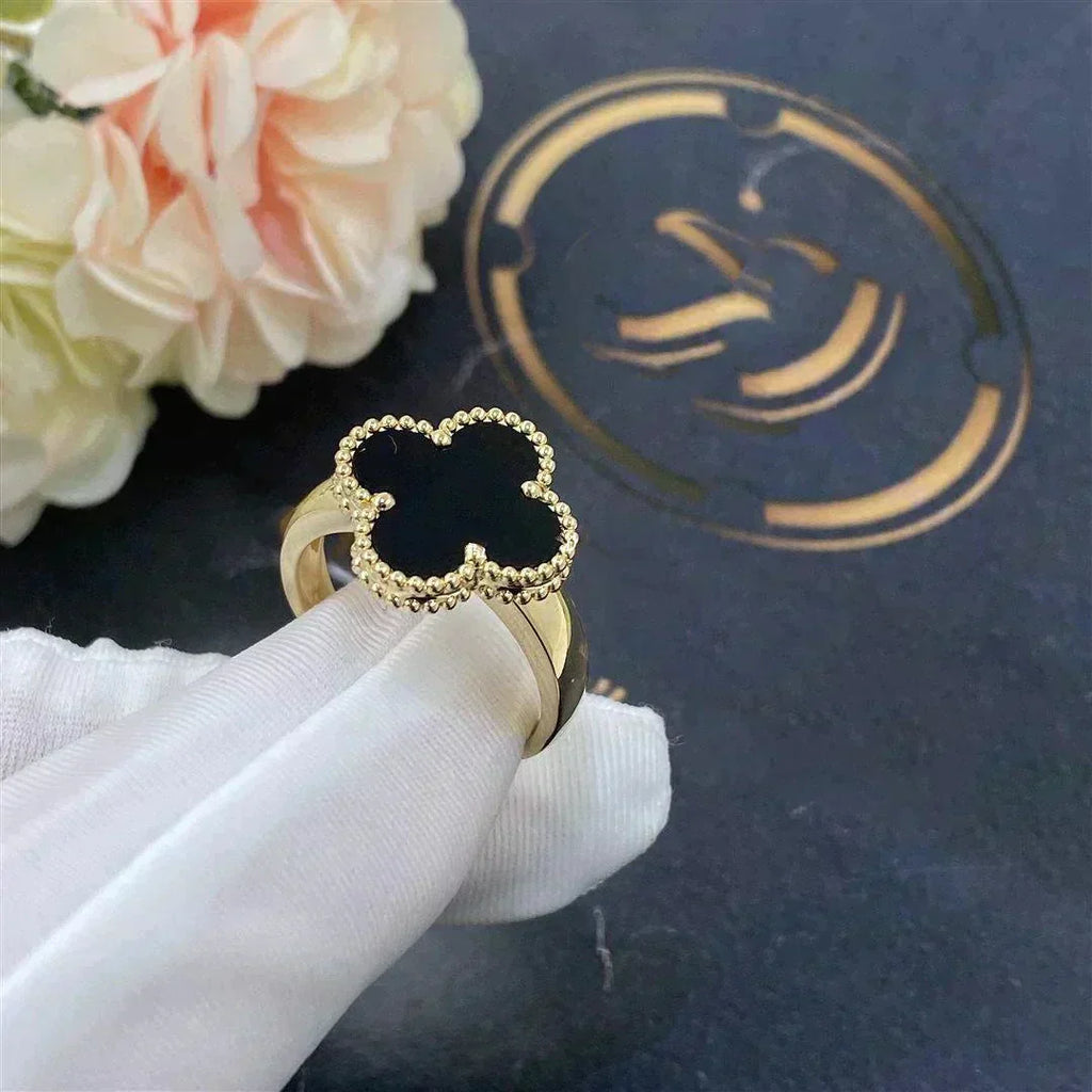 TimiCLOVER ONYX RING