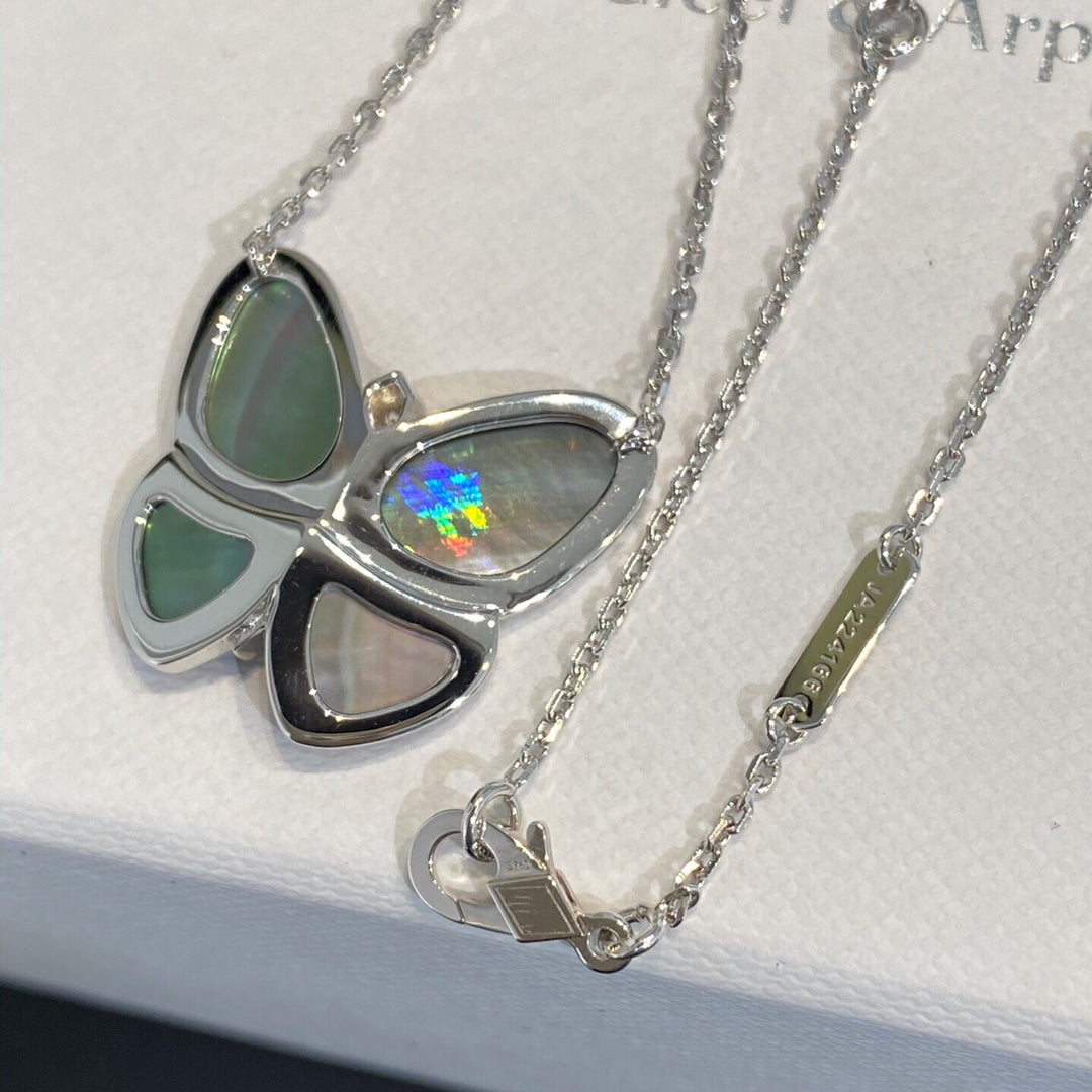 TimiLARGE BUTTERFLY SILVER PENDANT DIAMOND NECKLACE